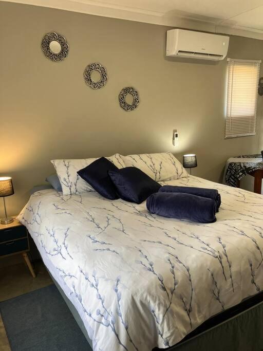 Stellies Accommodation - Room 1 Keetmanshoop Dış mekan fotoğraf