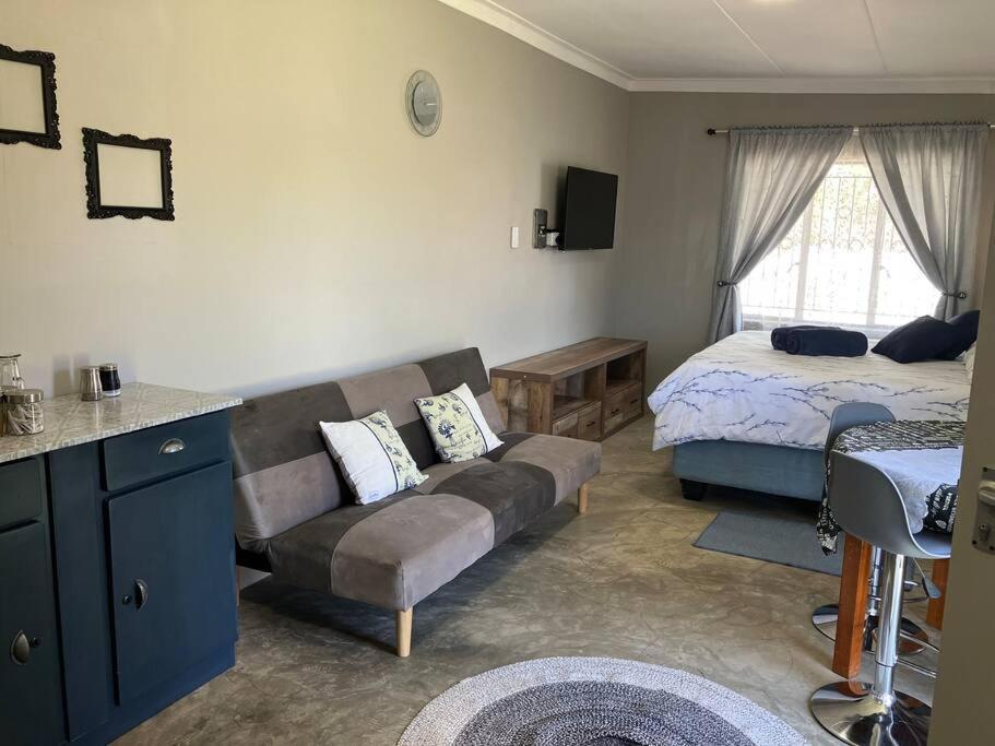 Stellies Accommodation - Room 1 Keetmanshoop Dış mekan fotoğraf