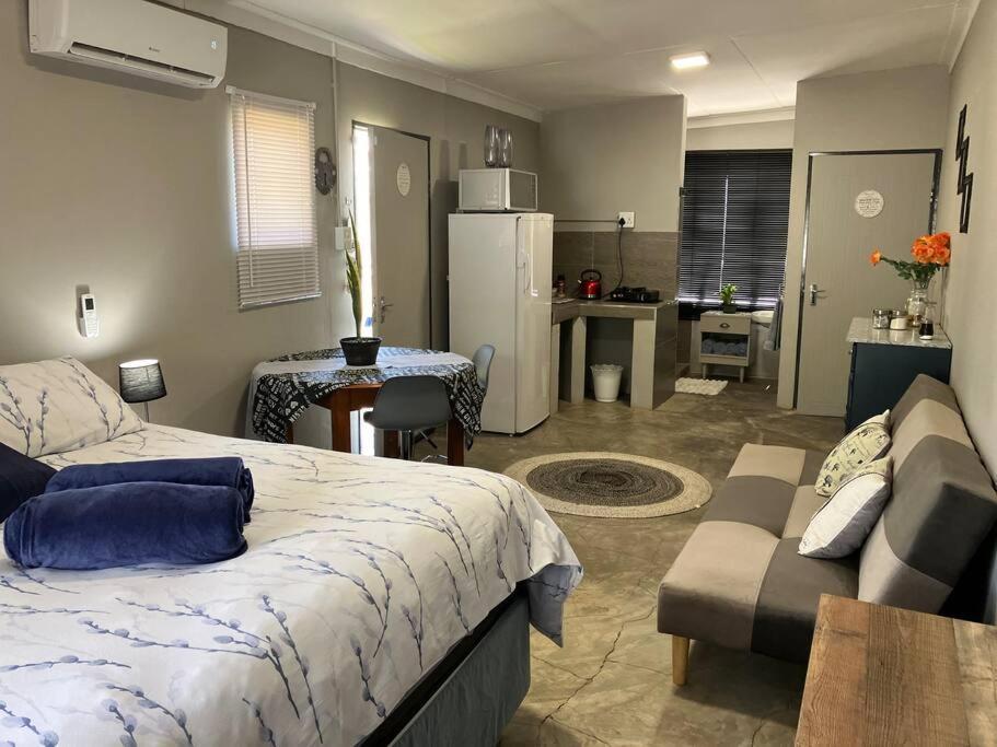 Stellies Accommodation - Room 1 Keetmanshoop Dış mekan fotoğraf