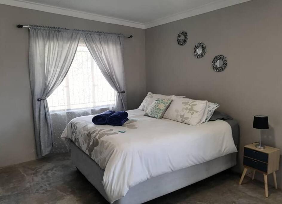 Stellies Accommodation - Room 1 Keetmanshoop Dış mekan fotoğraf