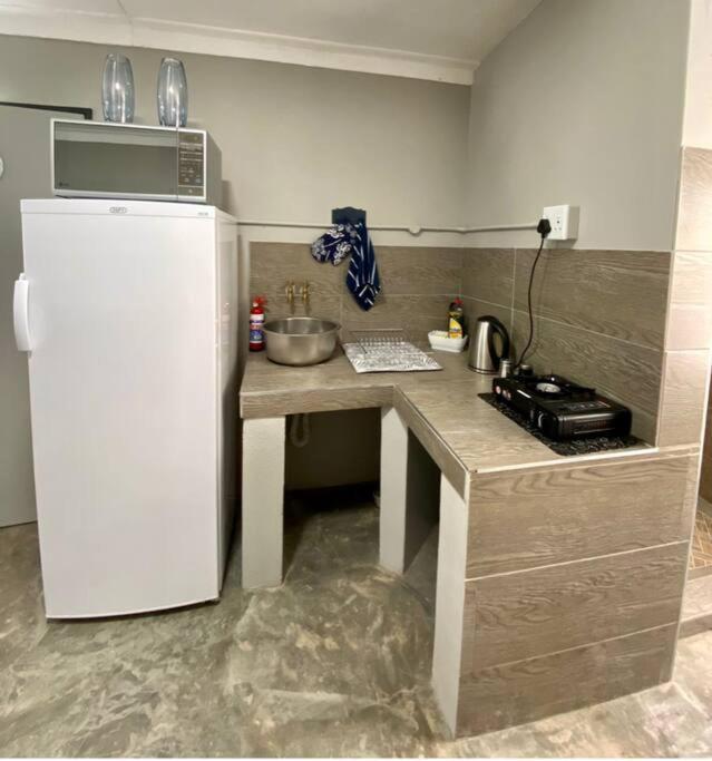 Stellies Accommodation - Room 1 Keetmanshoop Dış mekan fotoğraf